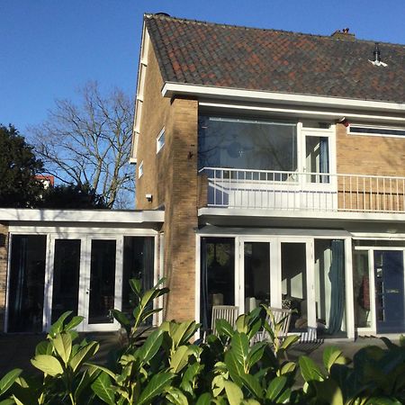 Villa Cosy Central Incl Jacuzzi Near Trainstation, Beach And City Heemstede Zewnętrze zdjęcie